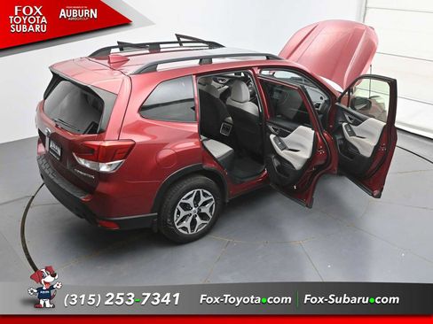 Used 2020 Subaru Forester Premium AWD/4WD image 39