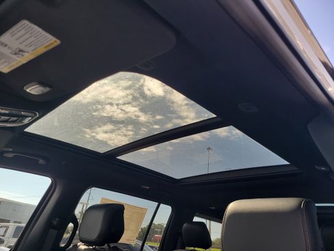 New 2026 Jeep Grand Wagoneer 4WD image 18