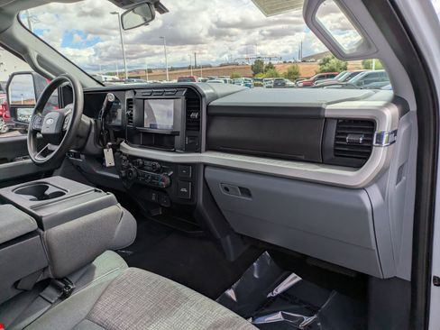 Used 2024 Ford F250 XLT AWD/4WD image 31