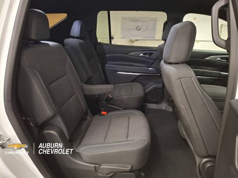 Used 2025 Chevrolet Traverse LT w/ Driver Confidence Package FWD image 19