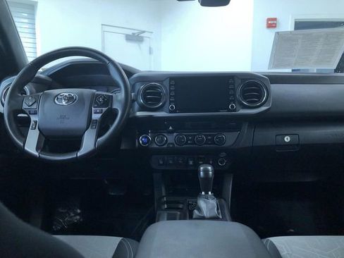 Used 2023 Toyota Tacoma TRD Off-Road image 12