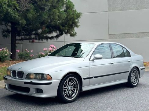 Used 2003 BMW M5 RWD image 3