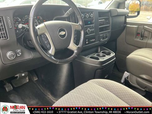 Used 2017 Chevrolet Express 3500 LT w/ LT Preferred Equipment Group image 17