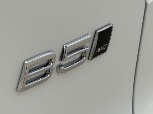 New 2026 Volvo XC40 B5 Plus w/ Protection Package Premier image 8