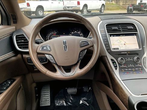 Used 2016 Lincoln MKX Reserve w/ Climate Package image 5