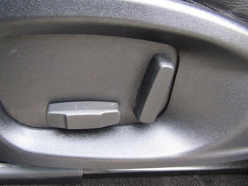 Used 2020 Jaguar E-PACE image 13