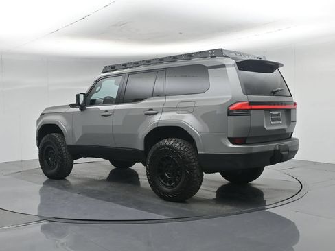 Used 2025 Lexus GX 550 AWD/4WD image 5