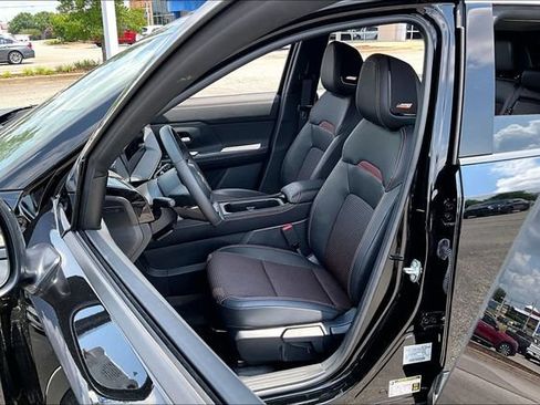 Certified 2026 Nissan Kicks SR w/ SR Premium Package AWD/4WD image 18