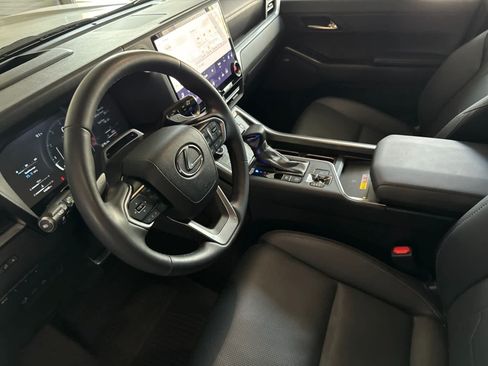 Used 2024 Lexus GX 550 w/ Accessory Package (Z1) AWD/4WD image 11