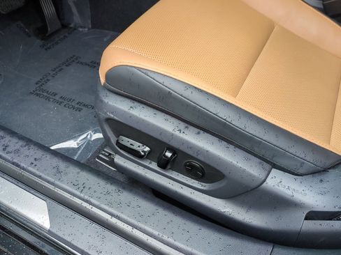 Used 2022 Lexus ES 300h w/ Premium Package image 16