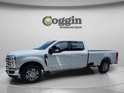 New 2026 Ford F250 Lariat image 1