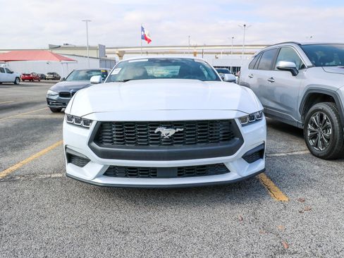 Used 2024 Ford Mustang Premium image 4