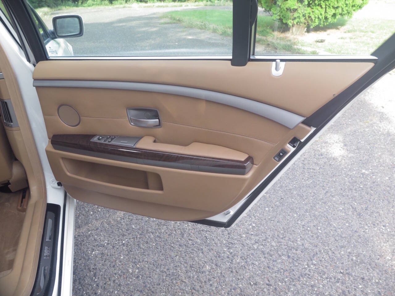 Used 2007 BMW 750Li RWD image 22