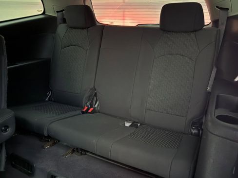 Used 2010 Chevrolet Traverse LT w/ Personal Connectivity Package image 23