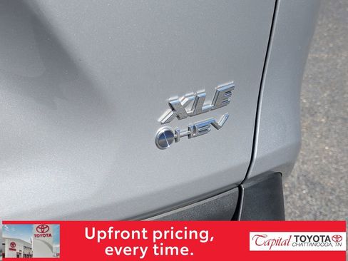 Used 2025 Toyota RAV4 XLE AWD/4WD image 8