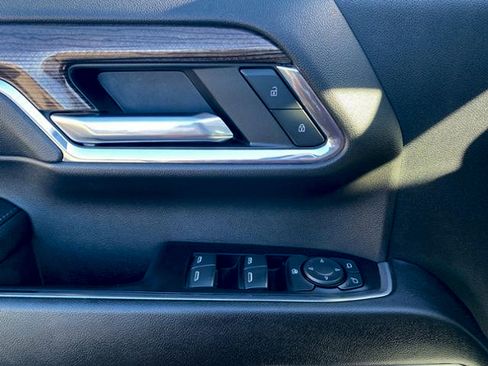 Used 2024 Chevrolet Silverado 2500 LT image 31