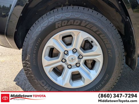 Certified 2024 Toyota 4Runner SR5 AWD/4WD image 9