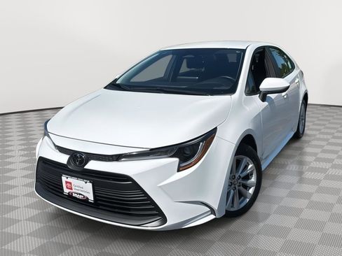 Used 2026 Toyota Corolla LE w/ LE Premium Package FWD image 1