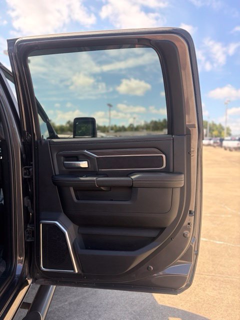 Used 2025 RAM 2500 Laramie w/ Night Edition AWD/4WD image 15