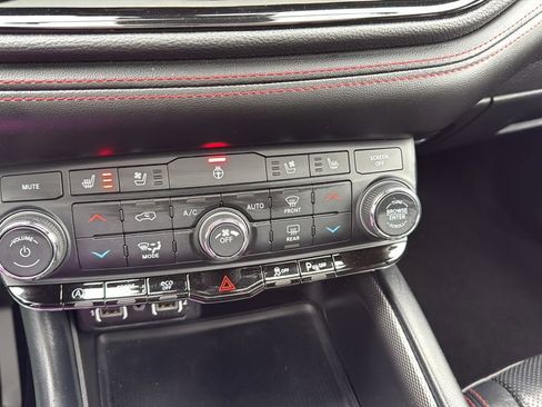 Used 2023 Dodge Durango GT image 31