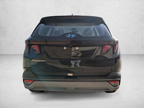 Used 2025 Hyundai Tucson SE image 6