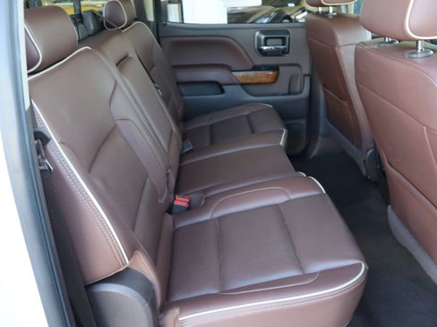 Used 2019 Chevrolet Silverado 2500 High Country w/ Duramax Plus Package AWD/4WD image 38