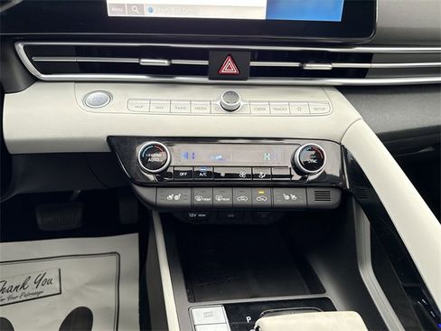 Used 2023 Hyundai Elantra Limited image 17