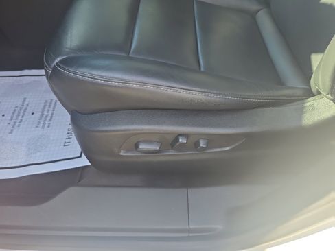 Used 2022 Cadillac XT4 Premium Luxury w/ Cold Weather Package image 16