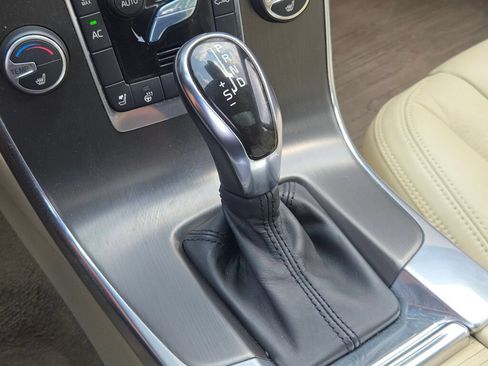 Used 2014 Volvo S60 T5 FWD image 31