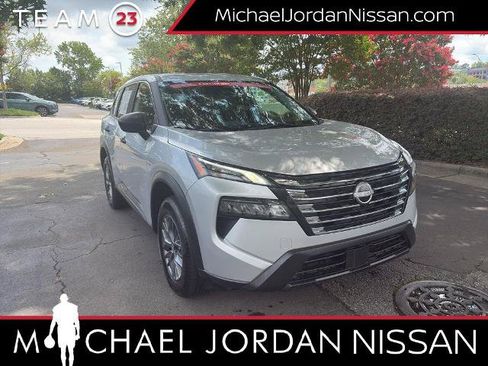 Certified 2024 Nissan Rogue S FWD image 1