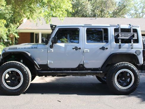 Used 2013 Jeep Wrangler Unlimited Rubicon AWD/4WD image 2