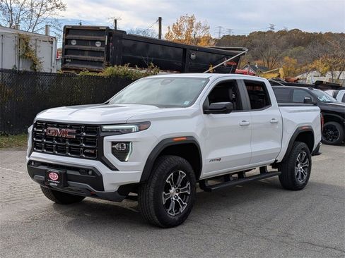 Used 2023 GMC Canyon AT4 w/ AT4 Premium Package image 8