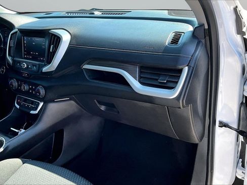 Used 2022 GMC Terrain SLE w/ Driver Convenience Package FWD image 21