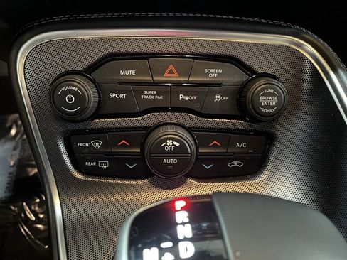 Used 2017 Dodge Challenger GT w/ Driver Convenience Group image 27