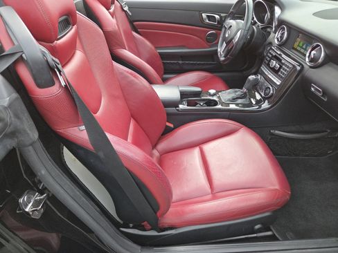 Used 2013 Mercedes-Benz SLK 250 image 21