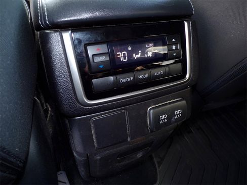 Used 2019 Subaru Ascent Premium image 15