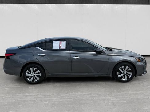 Used 2025 Nissan Altima 2.5 S FWD image 6