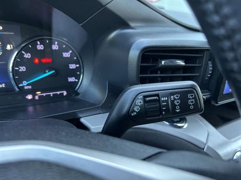 Used 2023 Ford Explorer XLT RWD image 16