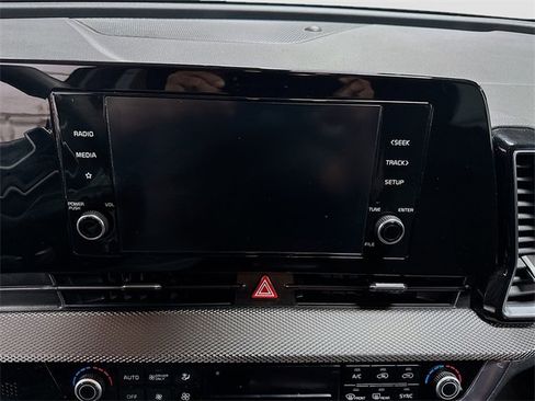 Used 2023 Kia Sportage LX image 12