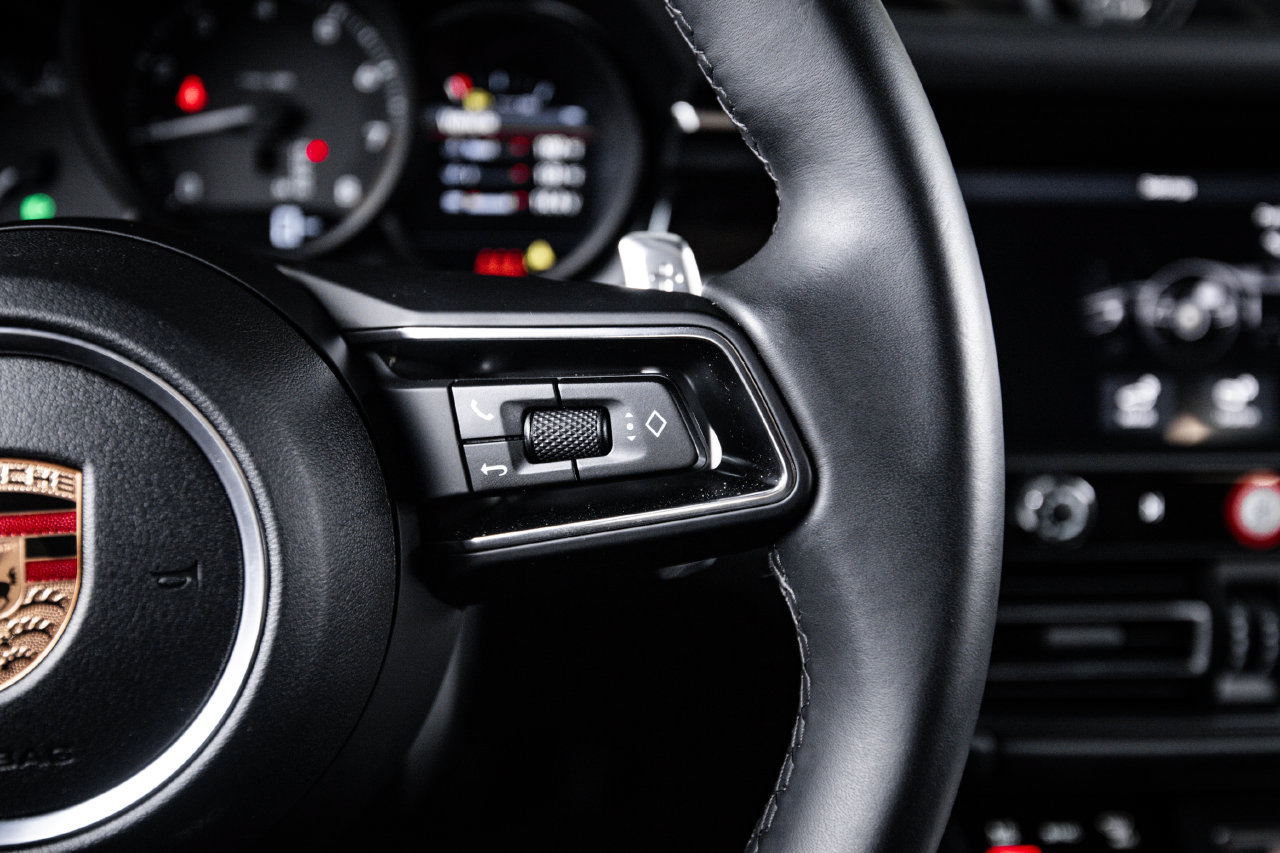 Certified 2026 Porsche Macan AWD/4WD image 16