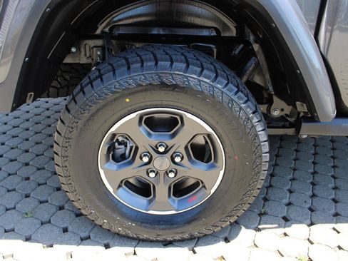 Used 2023 Jeep Gladiator Rubicon w/ Cold Weather Group AWD/4WD image 14