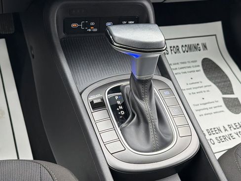Used 2025 Hyundai Kona SEL image 16