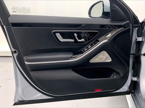 Certified 2022 Mercedes-Benz S 500 4MATIC image 19