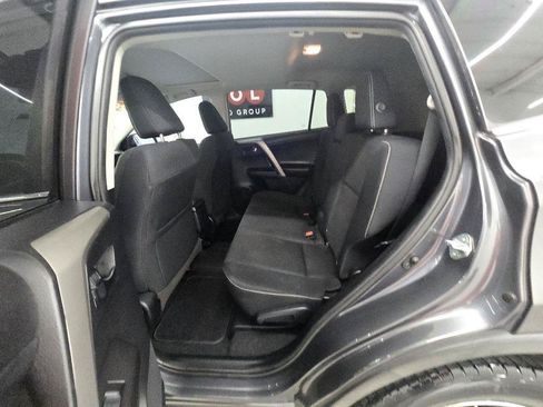 Used 2018 Toyota RAV4 XLE AWD/4WD image 14