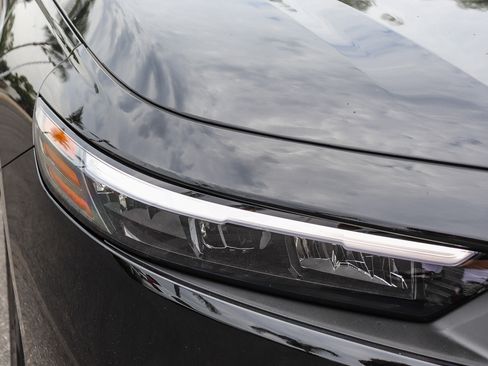 Used 2025 Honda Accord SE image 6