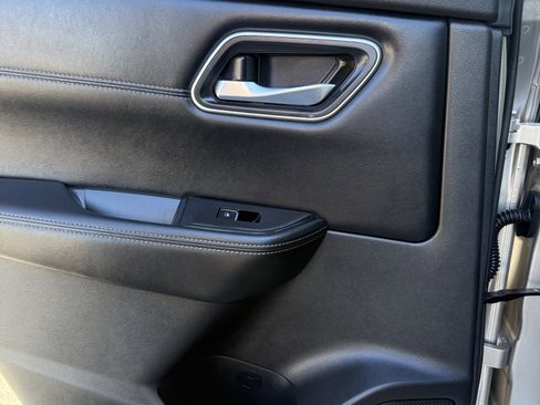 Used 2026 Nissan Rogue Platinum w/ Platinum Premium Package image 13