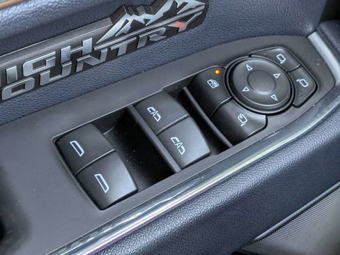 Used 2024 Chevrolet Silverado 1500 High Country w/ High Country Premium Package AWD/4WD image 26