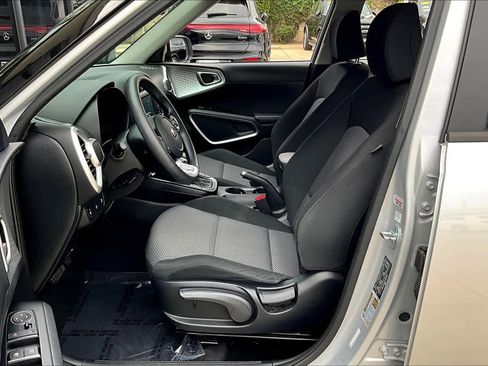 Used 2021 Kia Soul LX image 7