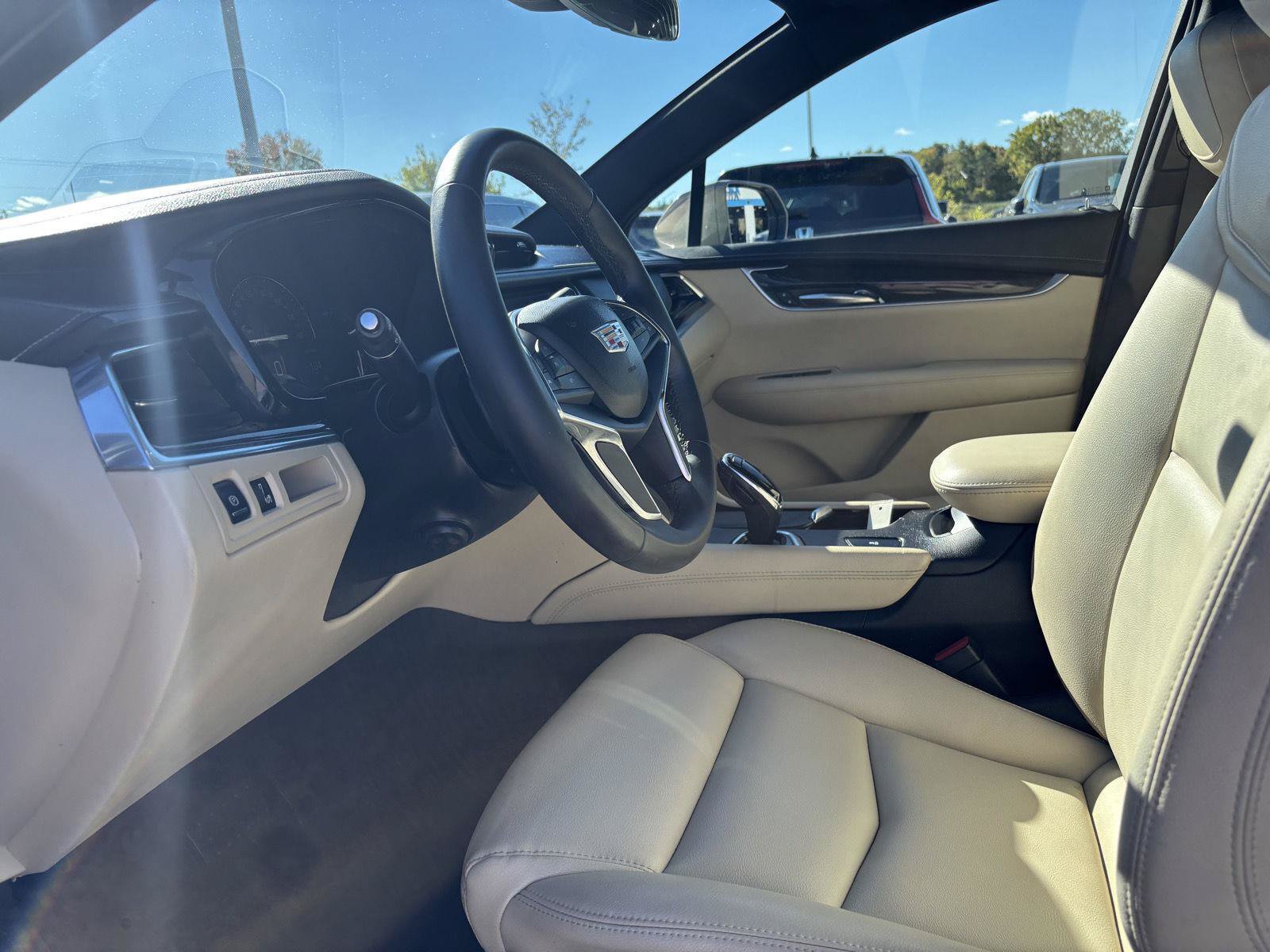 Used 2018 Cadillac XT5 FWD w/ LPO, Wheel Lock Package image 14