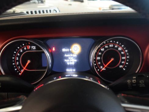 Used 2018 Jeep Wrangler Unlimited Rubicon AWD/4WD image 23